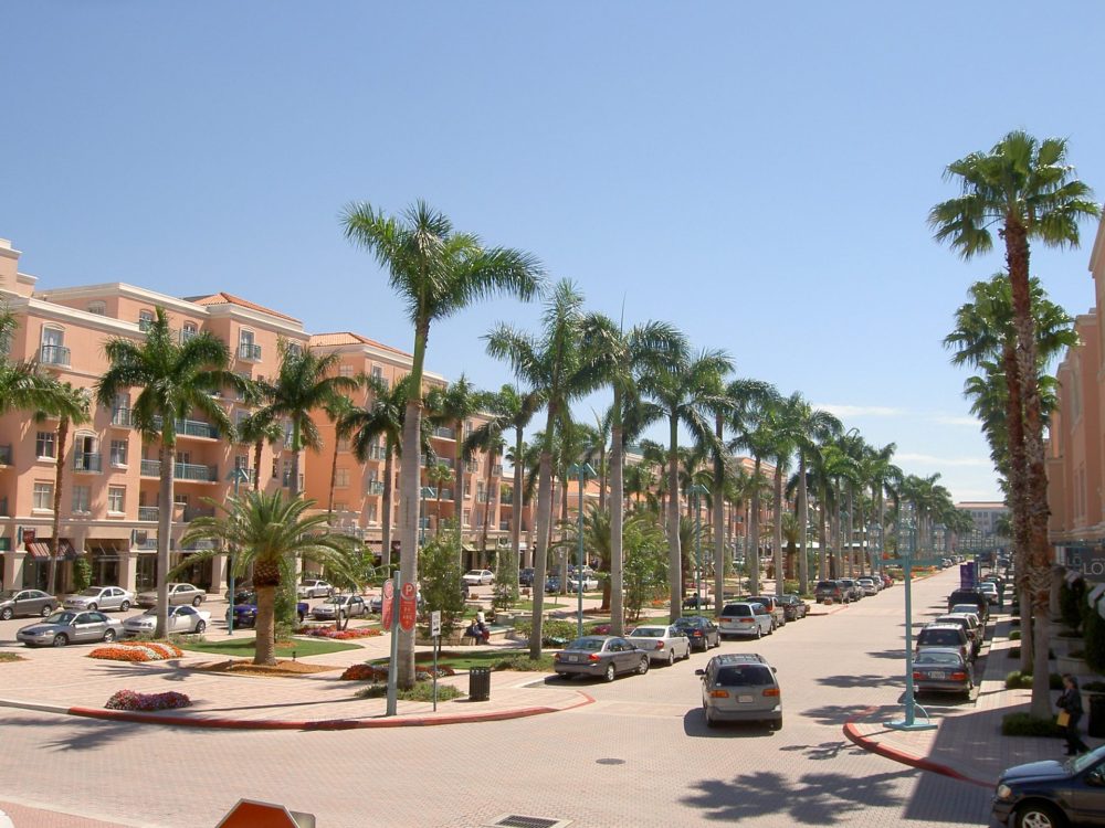 Is Boca Raton a good place to vacation?